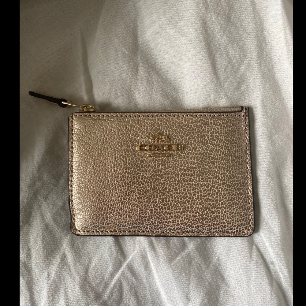 🤍 NWT COACH WALLET IN PLATINUM 🤍